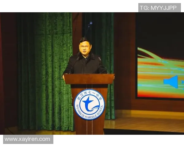 绿茵巨星齐聚一堂共同留影展现足球魅力瞬间 绿茵巨星齐聚一堂共同留影展现足球魅力瞬间